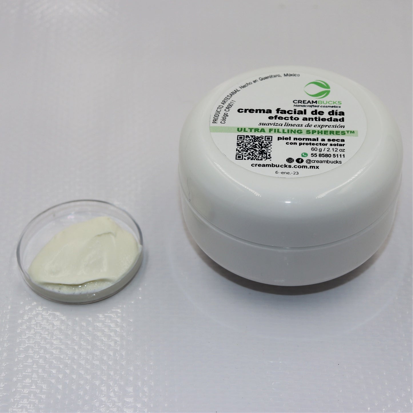 Crema facial de día con esferas de ultra relleno (piel normal)