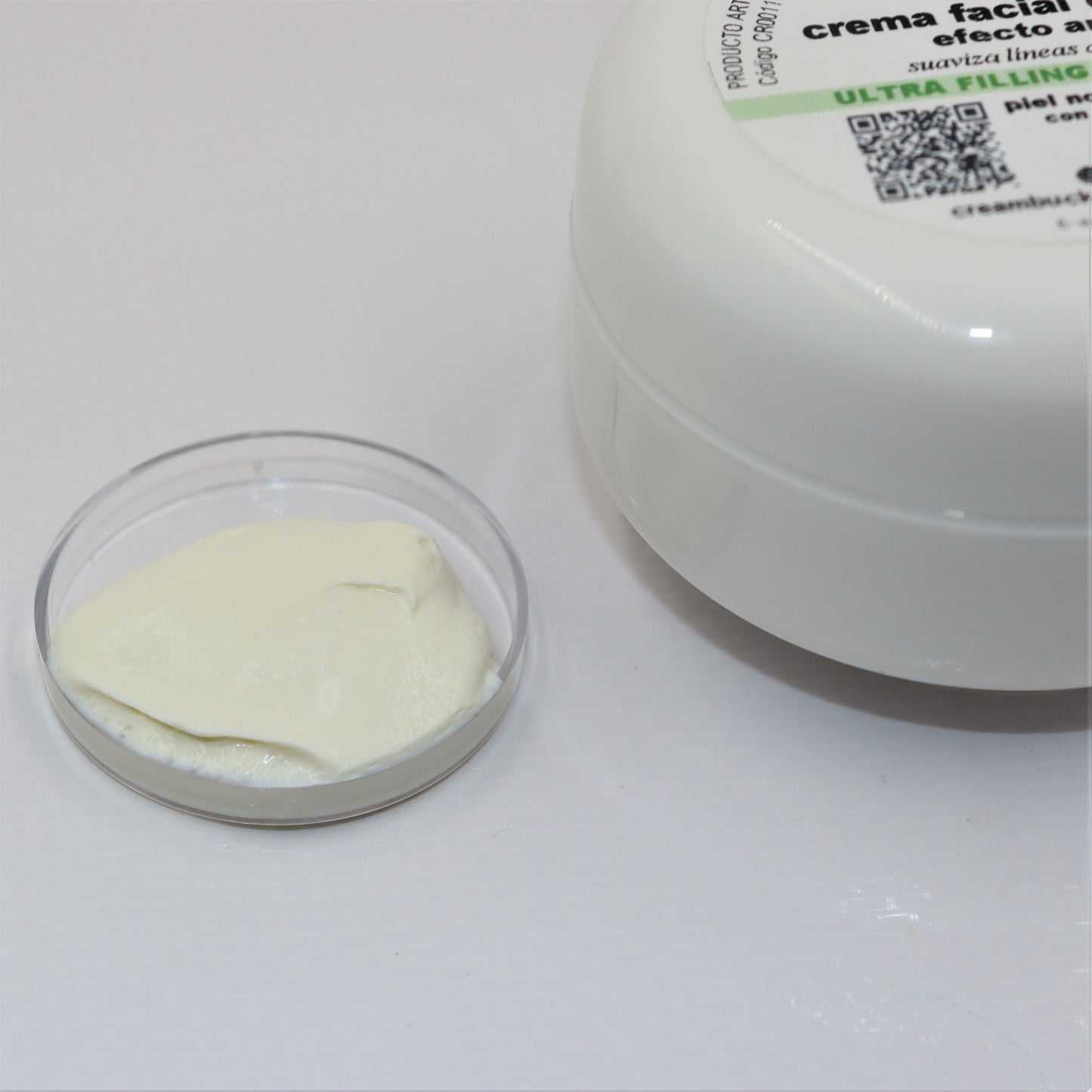 Crema facial de día con esferas de ultra relleno (piel normal)